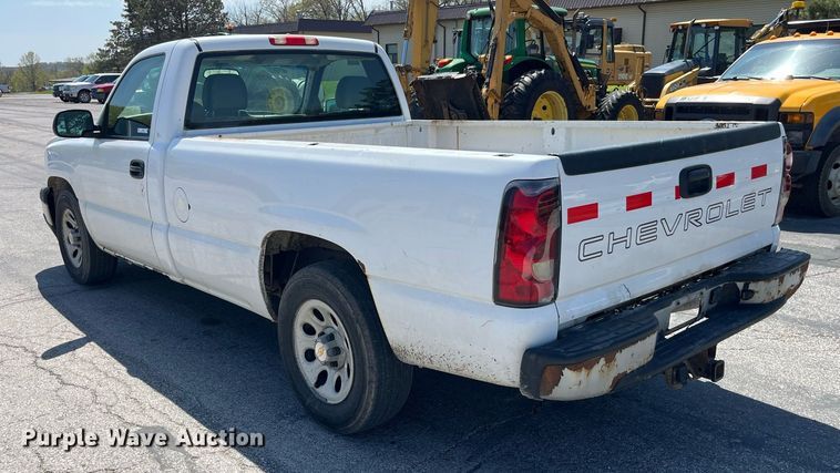 image for item LA9879 2005 Chevrolet Silverado 1500  pickup truck
