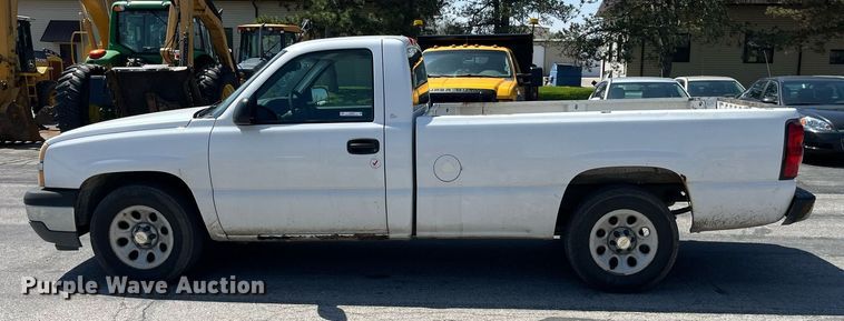 image for item LA9879 2005 Chevrolet Silverado 1500  pickup truck