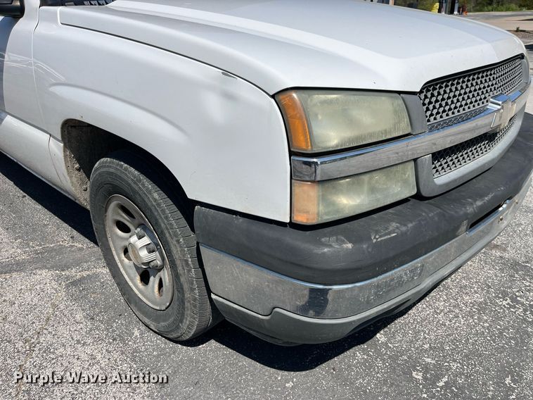 image for item LA9879 2005 Chevrolet Silverado 1500  pickup truck