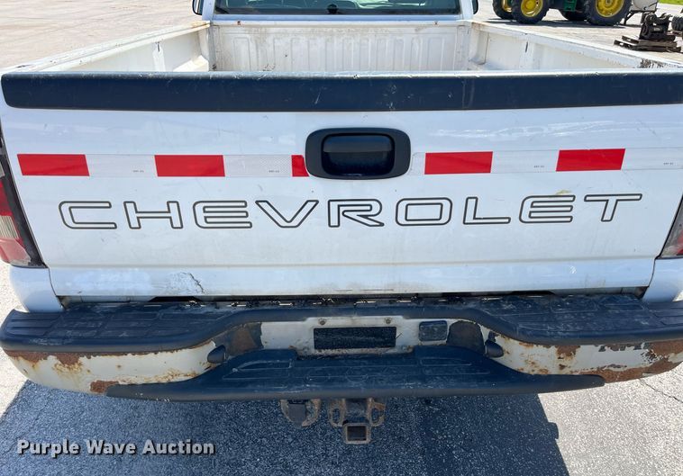 image for item LA9879 2005 Chevrolet Silverado 1500  pickup truck