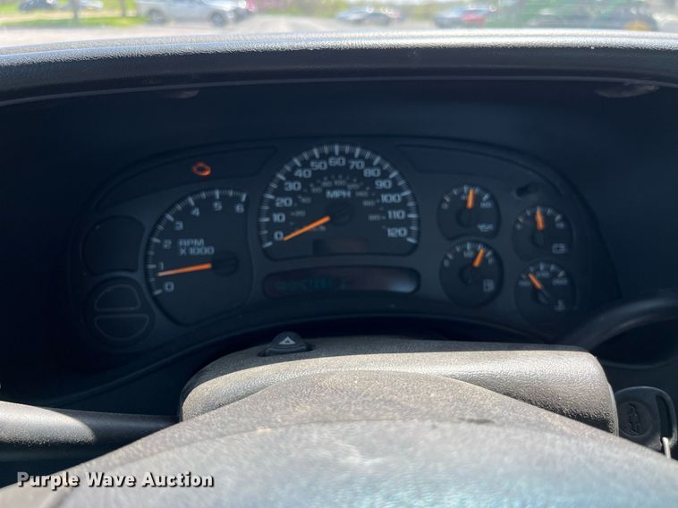 image for item LA9879 2005 Chevrolet Silverado 1500  pickup truck