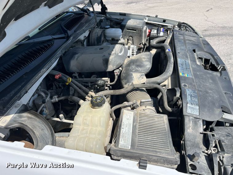 image for item LA9879 2005 Chevrolet Silverado 1500  pickup truck