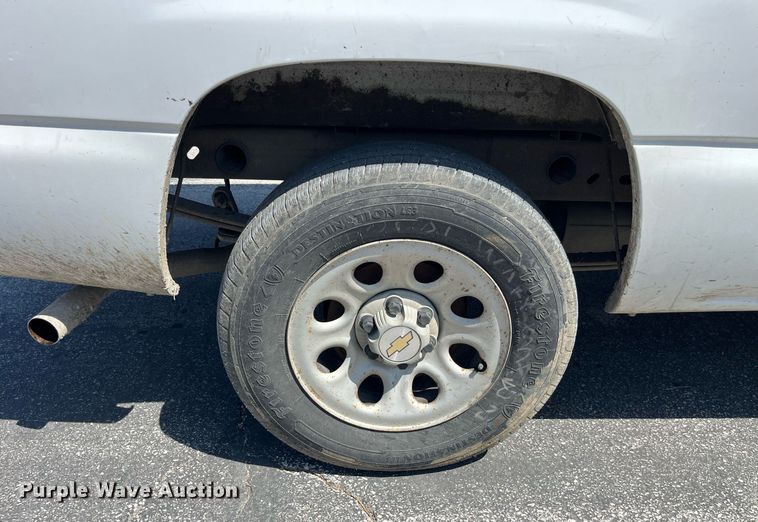 image for item LA9879 2005 Chevrolet Silverado 1500  pickup truck