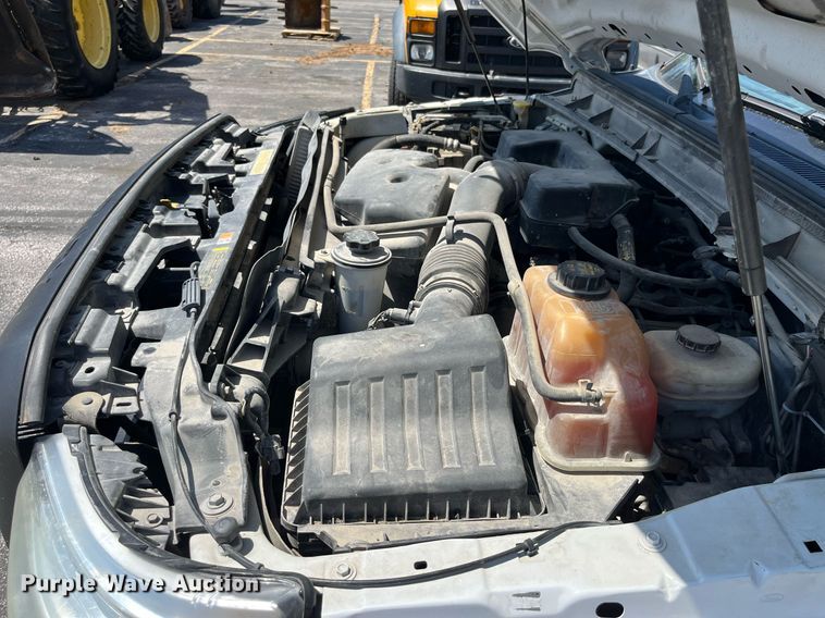 image for item LA9880 2011 Ford F250 Super Duty  Crew Cab flatbed pickup truck