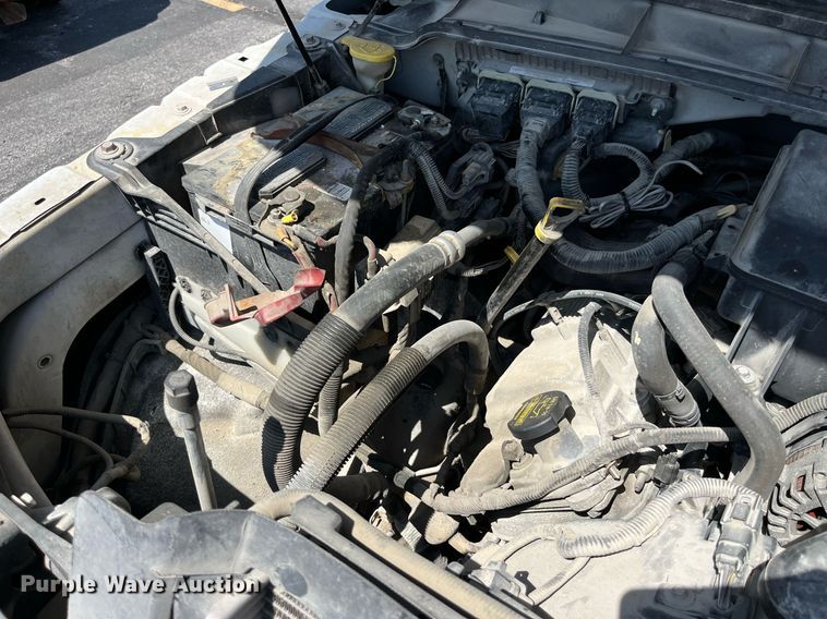 image for item LA9880 2011 Ford F250 Super Duty  Crew Cab flatbed pickup truck