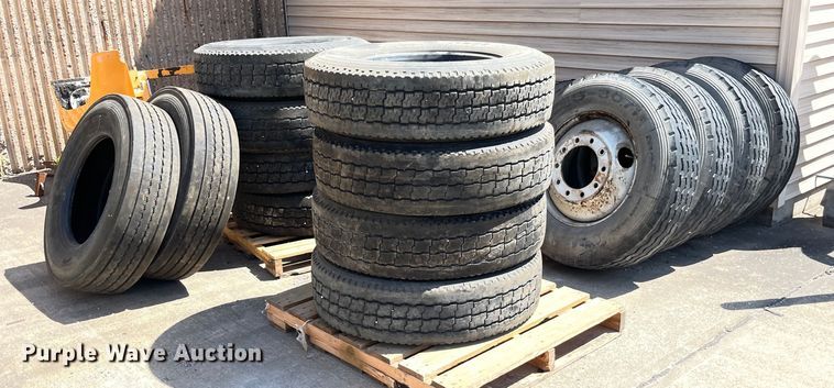 image for item LA9881 Wheels and tires