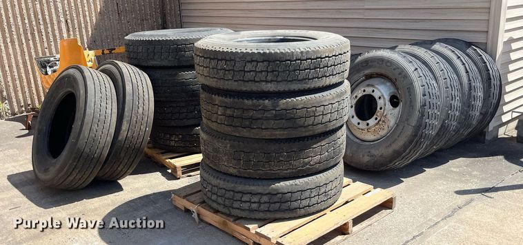 image for item LA9881 Wheels and tires