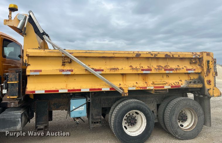 image for item LA9887 2011 International 7500  dump truck