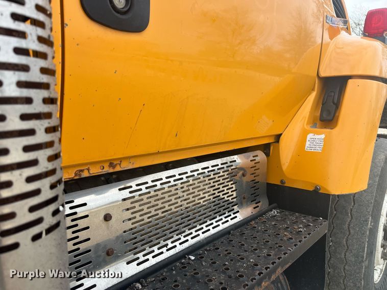 image for item LA9887 2011 International 7500  dump truck