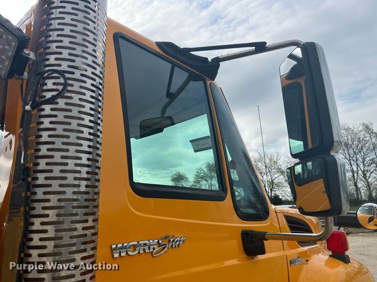 image for item LA9887 2011 International 7500  dump truck