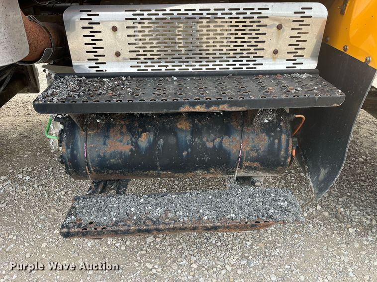 image for item LA9887 2011 International 7500  dump truck