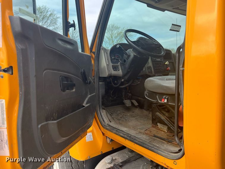 image for item LA9887 2011 International 7500  dump truck