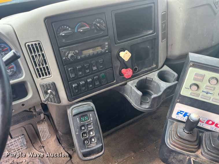 image for item LA9887 2011 International 7500  dump truck