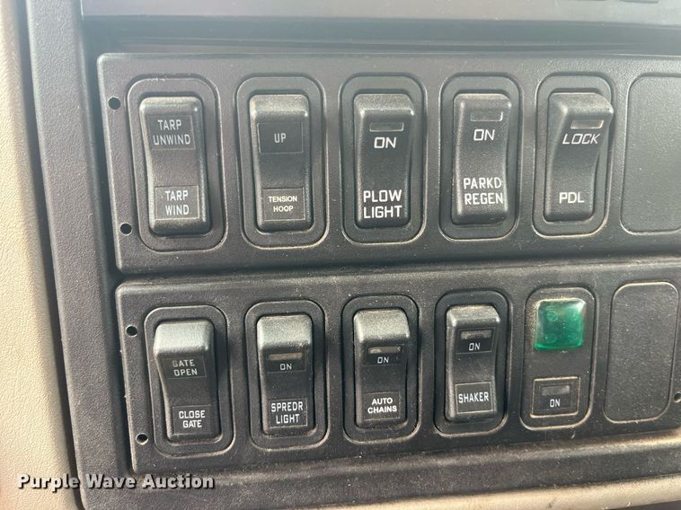 image for item LA9887 2011 International 7500  dump truck