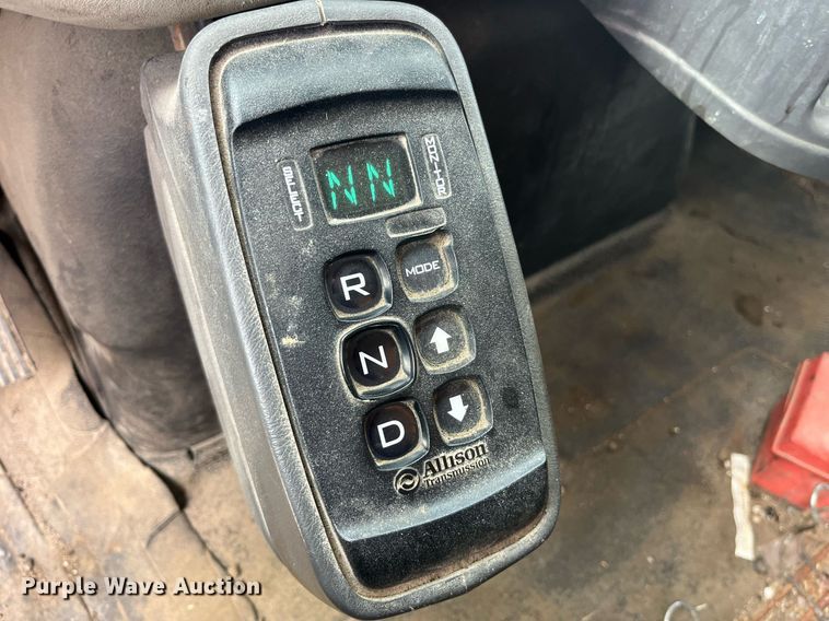 image for item LA9887 2011 International 7500  dump truck