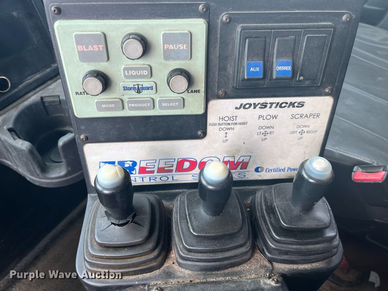 image for item LA9887 2011 International 7500  dump truck