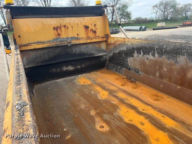 image for item LA9887 2011 International 7500  dump truck