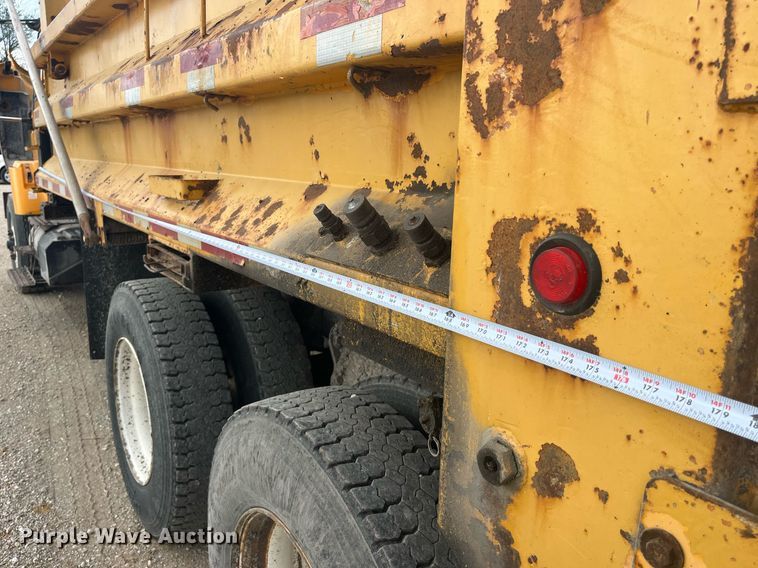 image for item LA9887 2011 International 7500  dump truck