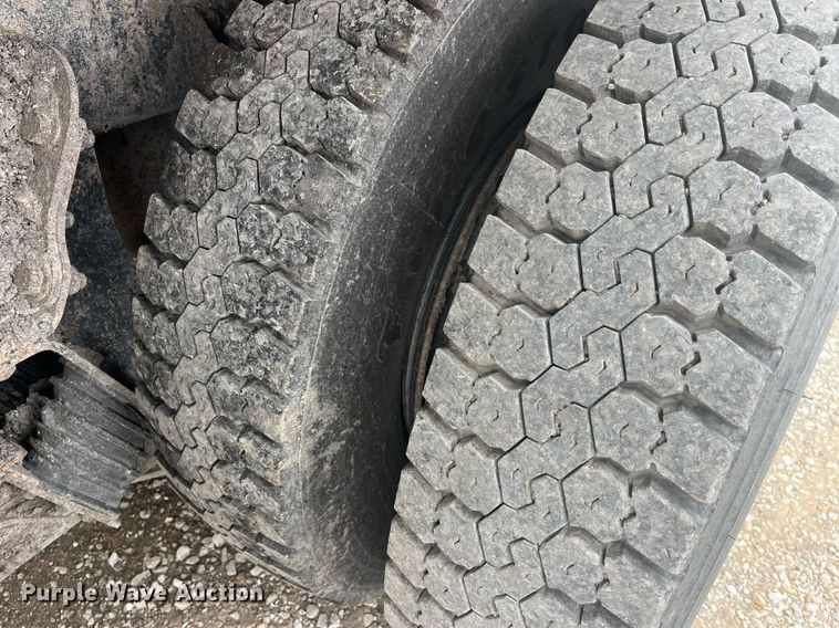 image for item LA9887 2011 International 7500  dump truck