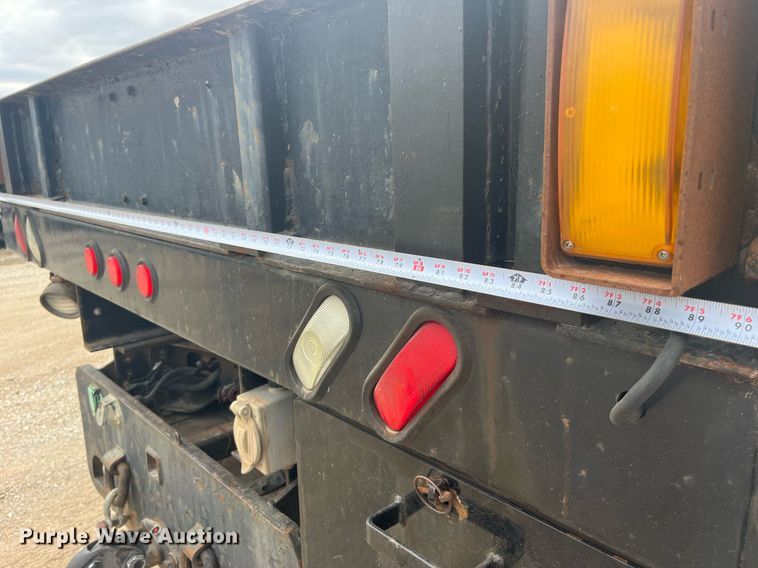 image for item LA9888 2000 International 4900  flatbed truck