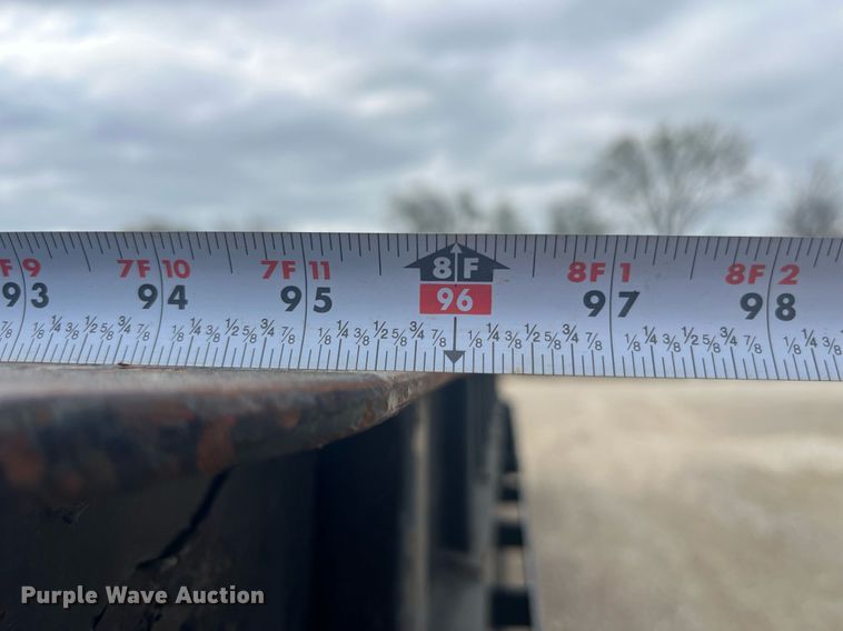 image for item LA9888 2000 International 4900  flatbed truck