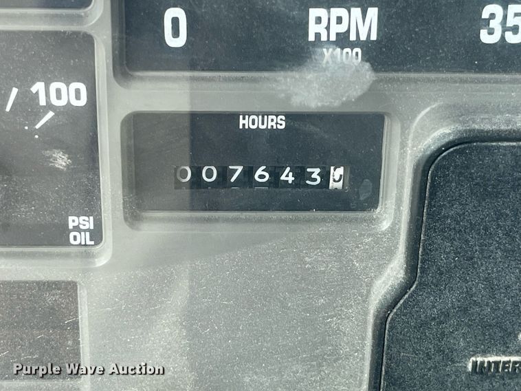 image for item LA9888 2000 International 4900  flatbed truck