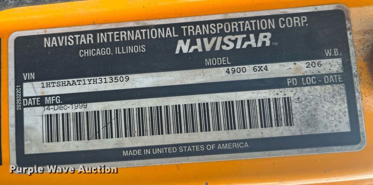 image for item LA9888 2000 International 4900  flatbed truck