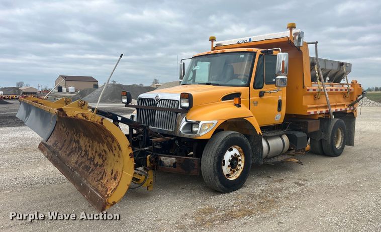 image for item LA9889 2006 International 7400  dump truck