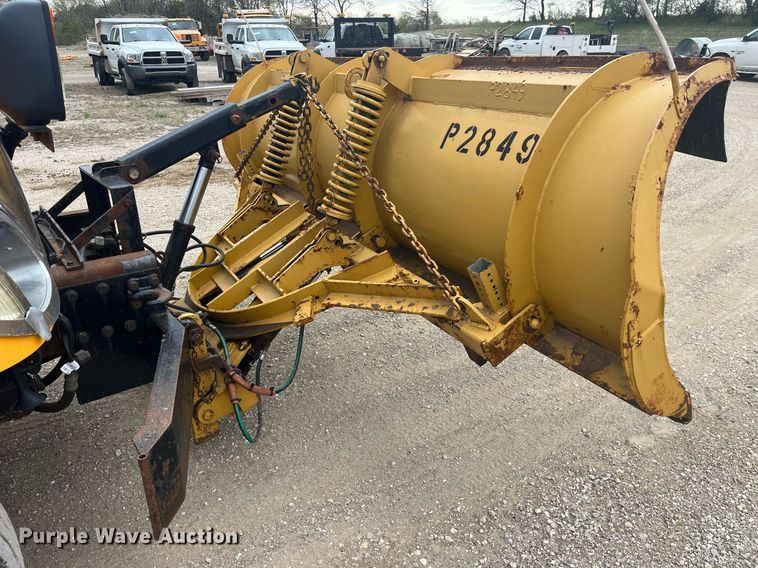 image for item LA9889 2006 International 7400  dump truck