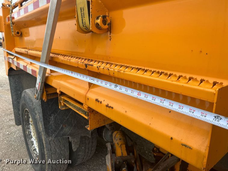 image for item LA9889 2006 International 7400  dump truck