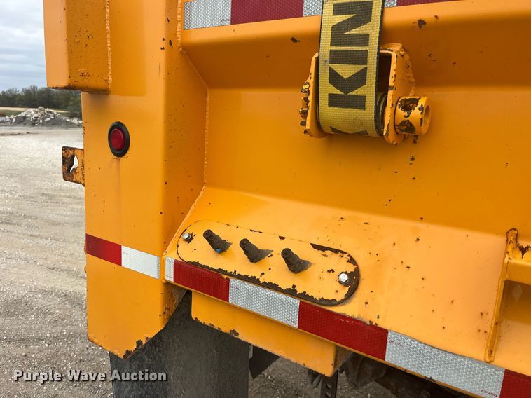 image for item LA9889 2006 International 7400  dump truck