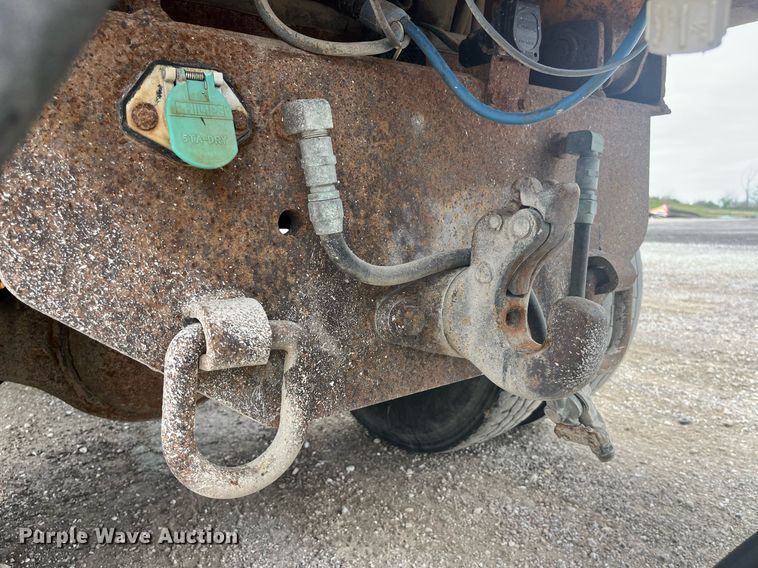 image for item LA9889 2006 International 7400  dump truck