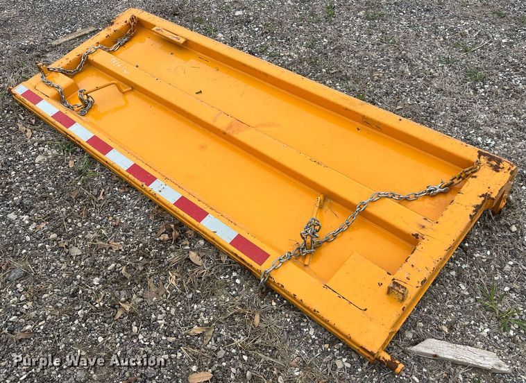 image for item LA9889 2006 International 7400  dump truck