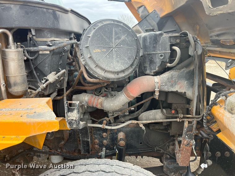 image for item LA9889 2006 International 7400  dump truck