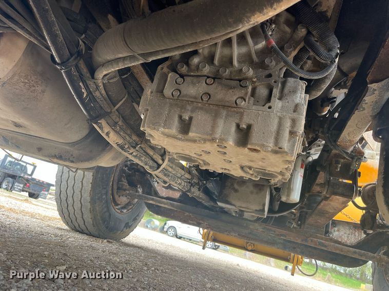 image for item LA9889 2006 International 7400  dump truck