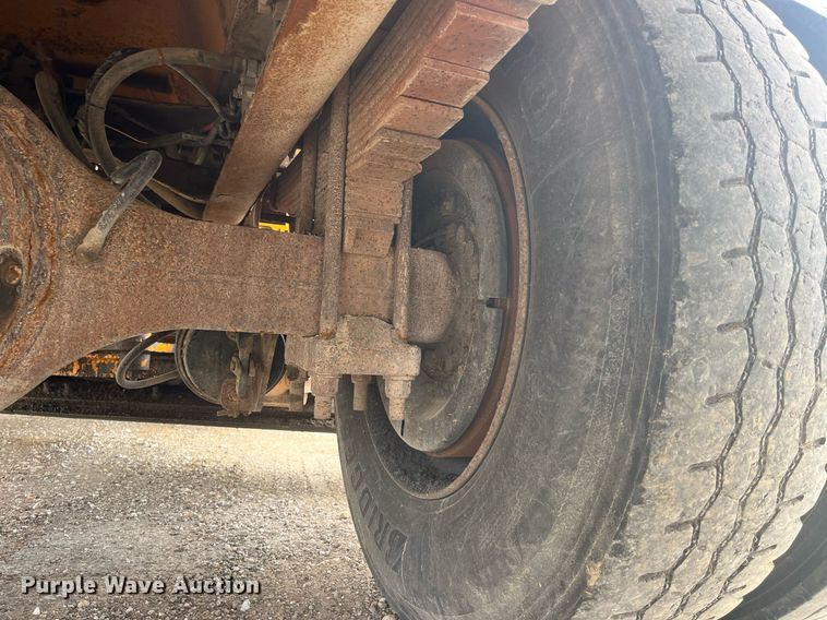 image for item LA9889 2006 International 7400  dump truck