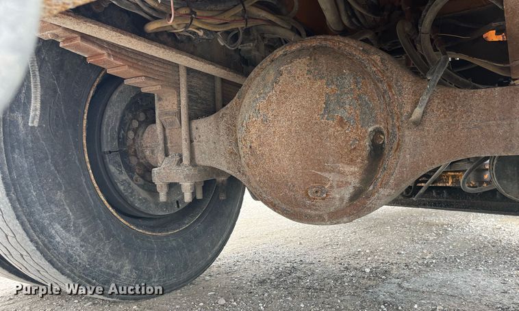 image for item LA9889 2006 International 7400  dump truck