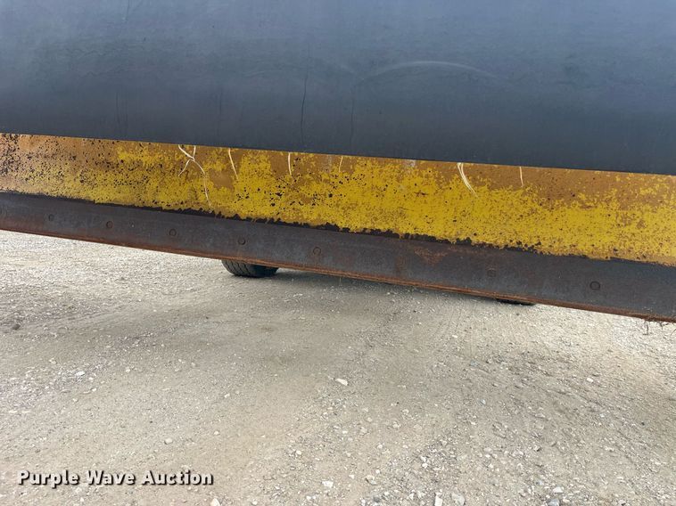 image for item LA9891 2005 International 7400  dump truck