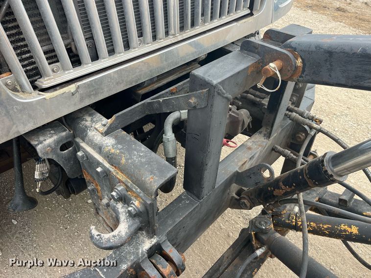 image for item LA9891 2005 International 7400  dump truck