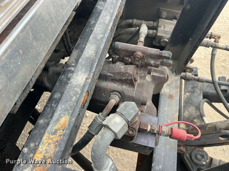 image for item LA9891 2005 International 7400  dump truck