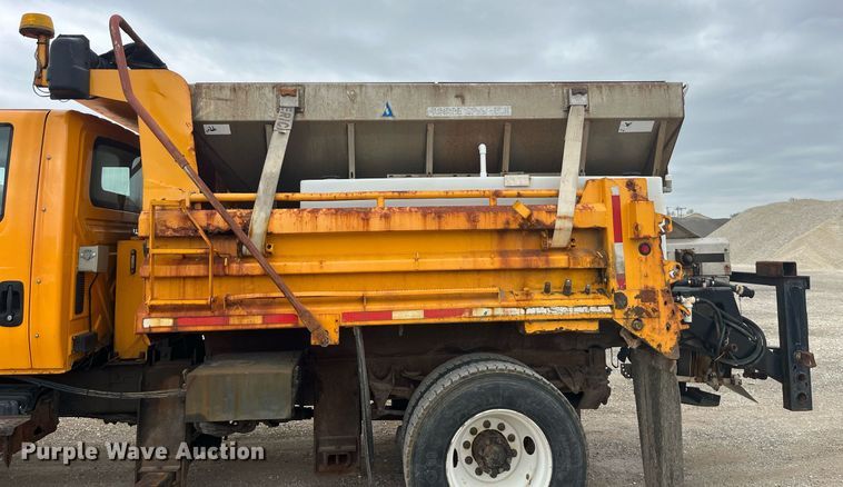 image for item LA9891 2005 International 7400  dump truck