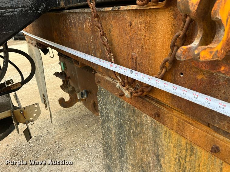 image for item LA9891 2005 International 7400  dump truck