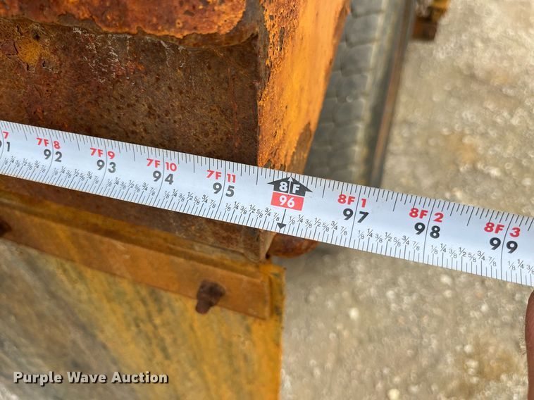 image for item LA9891 2005 International 7400  dump truck