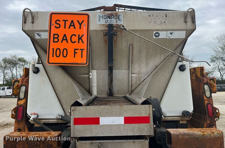 image for item LA9891 2005 International 7400  dump truck