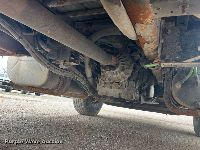 image for item LA9891 2005 International 7400  dump truck