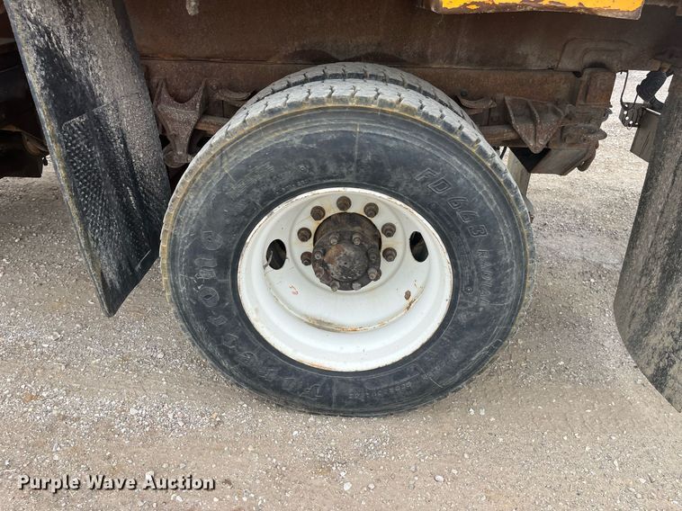 image for item LA9891 2005 International 7400  dump truck