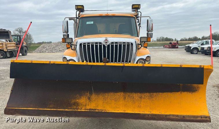 image for item LA9892 2010 International WorkStar 7500  dump truck