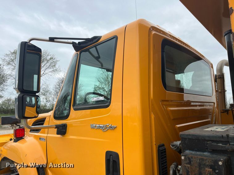 image for item LA9892 2010 International WorkStar 7500  dump truck