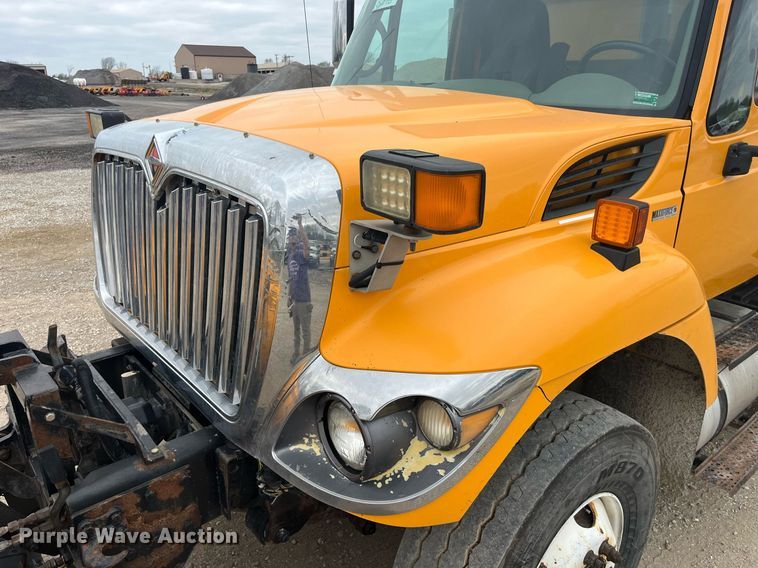 image for item LA9892 2010 International WorkStar 7500  dump truck