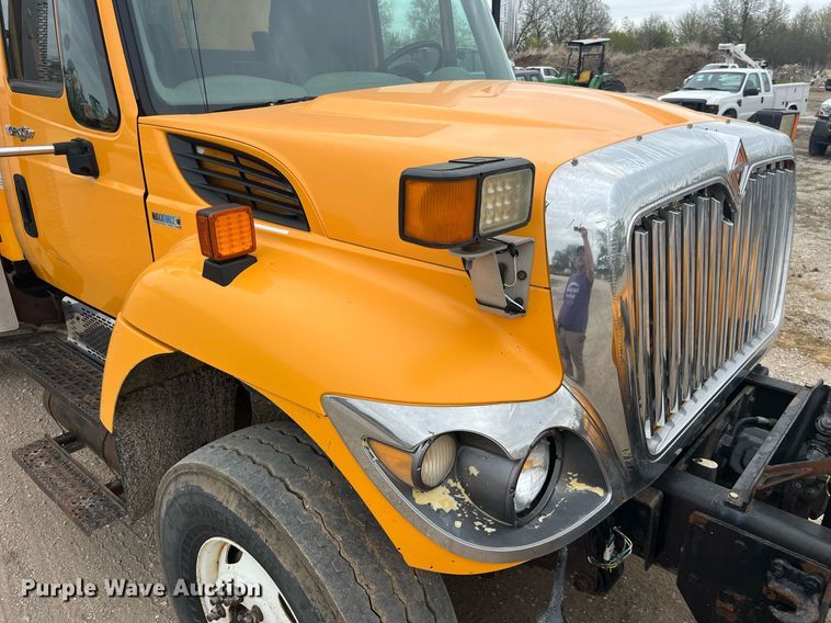 image for item LA9892 2010 International WorkStar 7500  dump truck